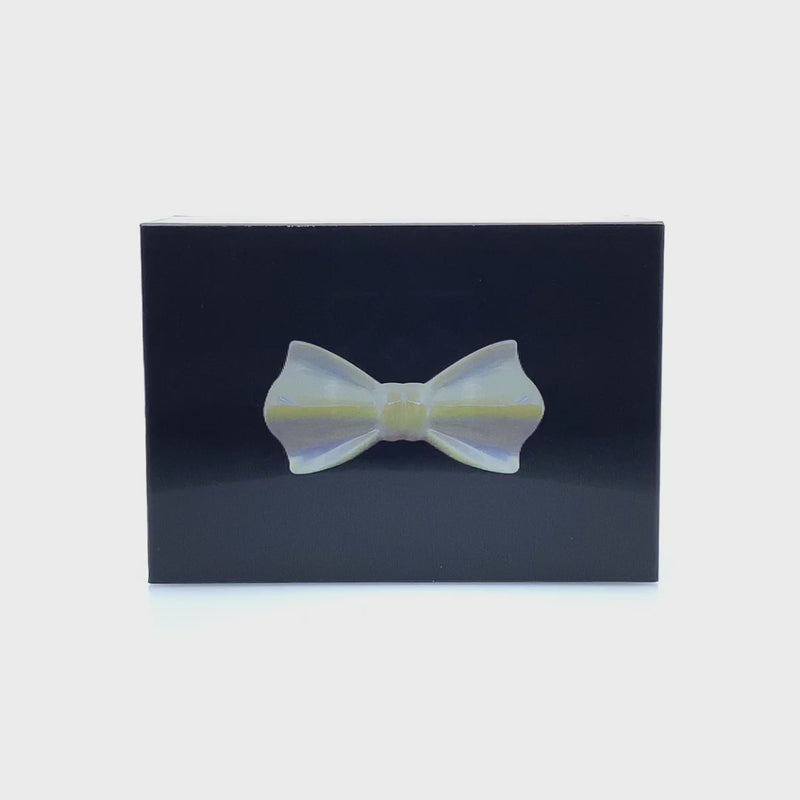 PEARLESCENT MOIRÉ DELUXE BOW TIE